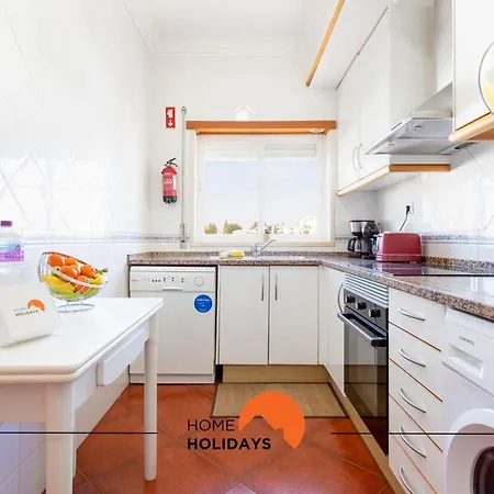 #190 Families Only - Descobrimentos By Holidays Apartman *